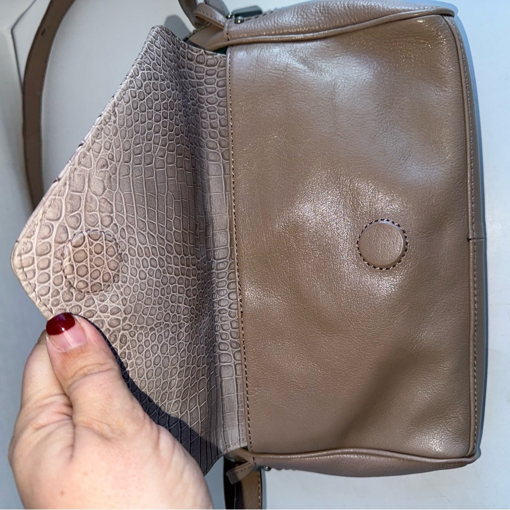 POUR LA VICTOIRE east west two tone leather shoulder bag - Picture 4 of 6